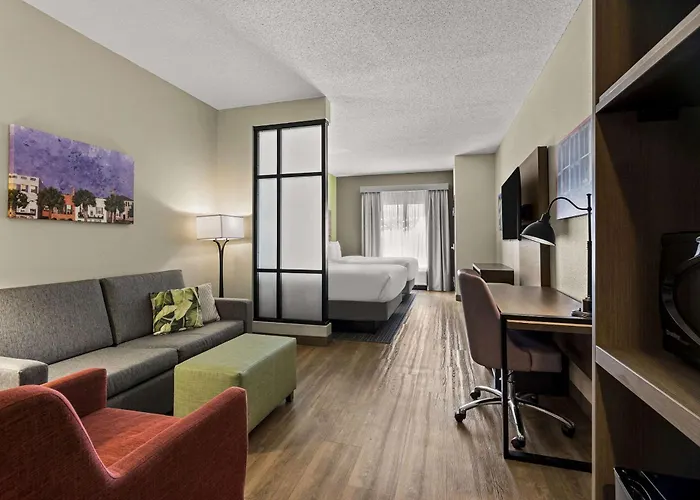 Comfort Suites Charleston West Ashley